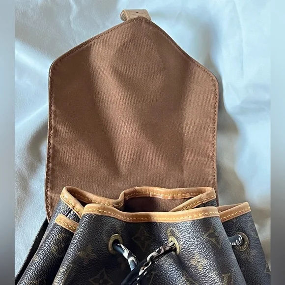 LOUIS VUITTON Monogram Montsouris GM Backpack - Picture 11 of 16